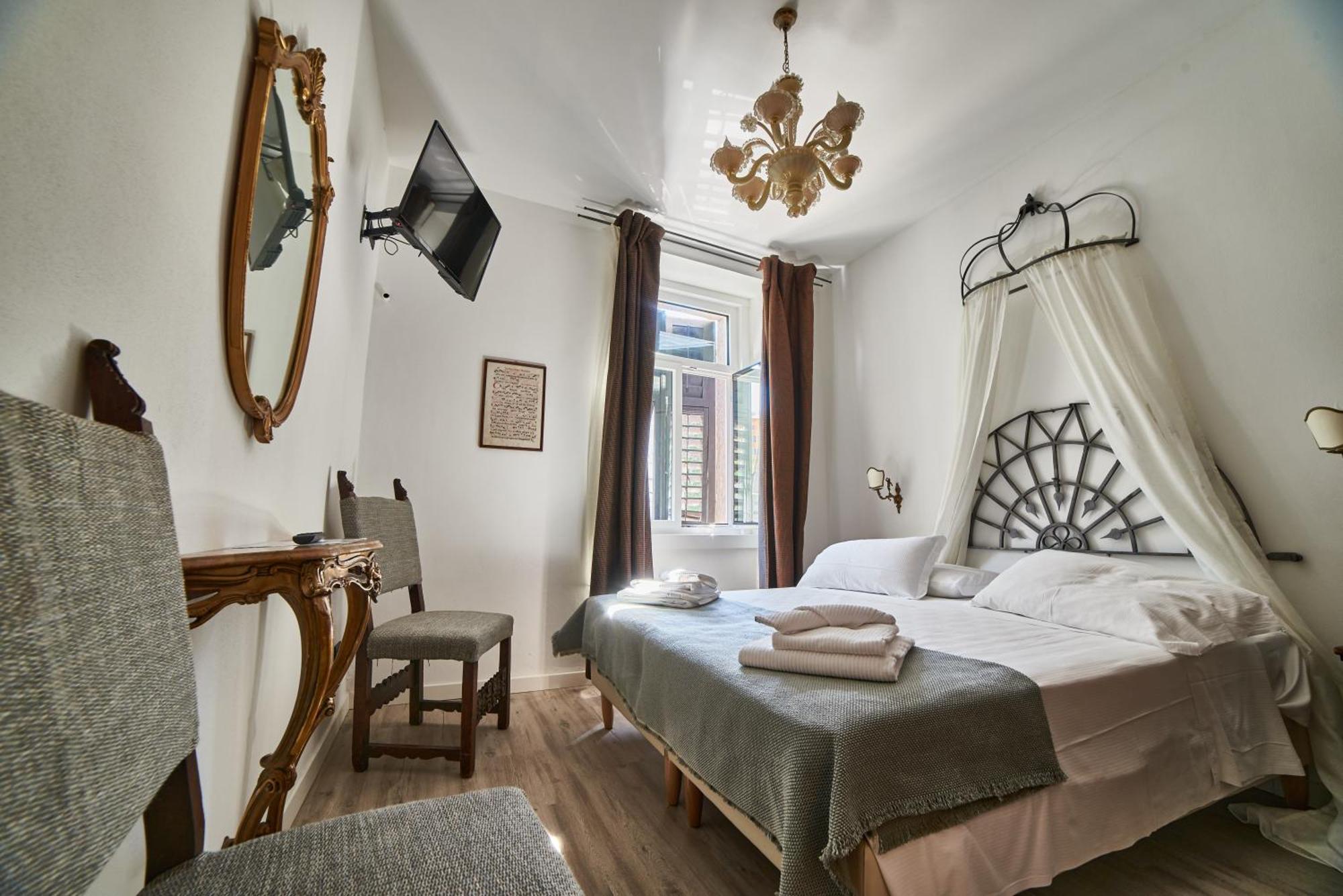 B&B La Loggia Del Castello Тренто Экстерьер фото