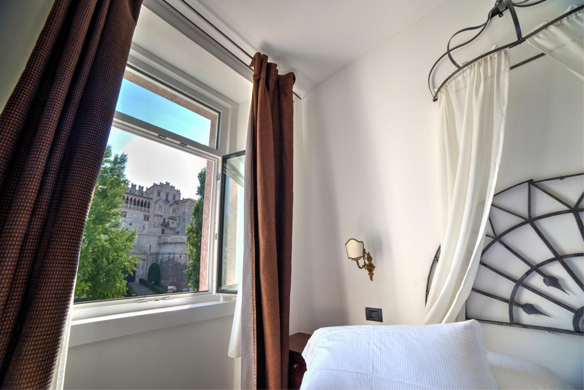 B&B La Loggia Del Castello Тренто Экстерьер фото